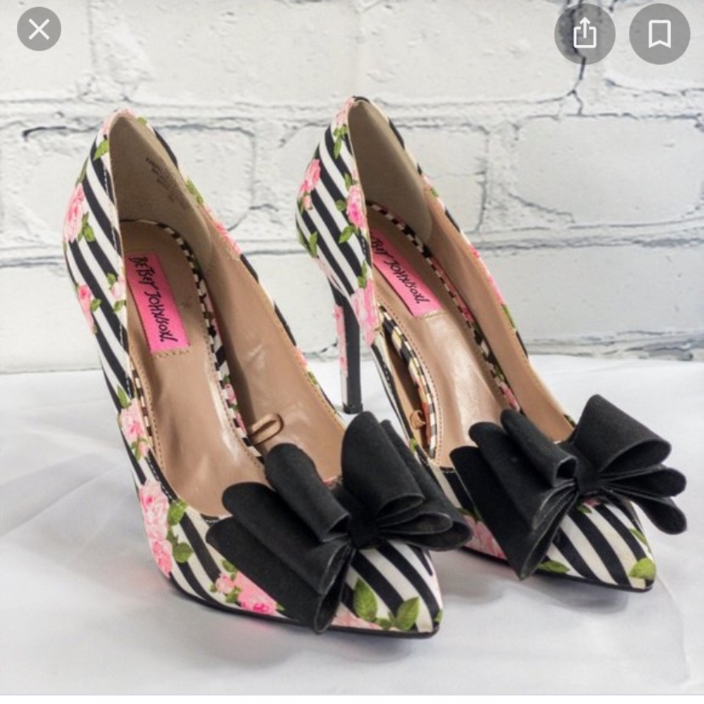 Betsey Johnson Floral Stripe Bow Bret Pumps